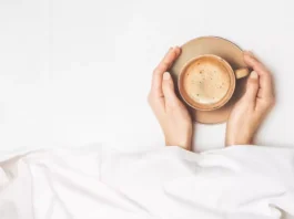 کافئین چگونه شما را بیدار می کند؟