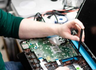 تعمیر تخصصی سخت افزار لپ تاپ در اصفهان تعمیر لپ تاپ در اصفهان آیدی 724